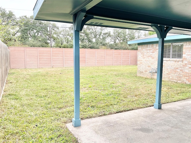 view of yard featuring a patio