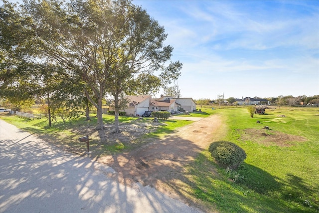 view of front of home featuring a front lawn