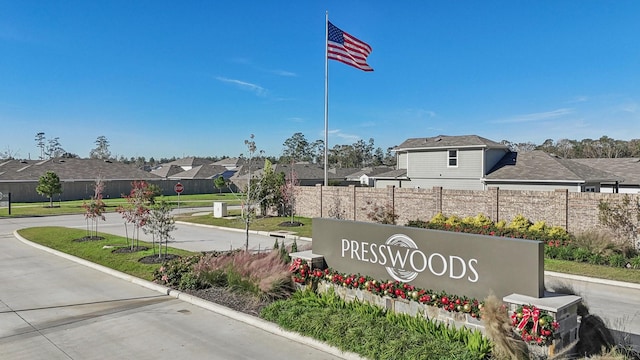 view of community / neighborhood sign