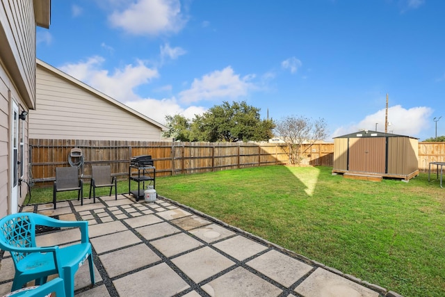 view of patio featuring a storage unit