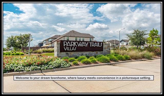 view of community / neighborhood sign