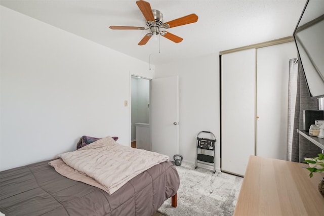 bedroom featuring ceiling fan