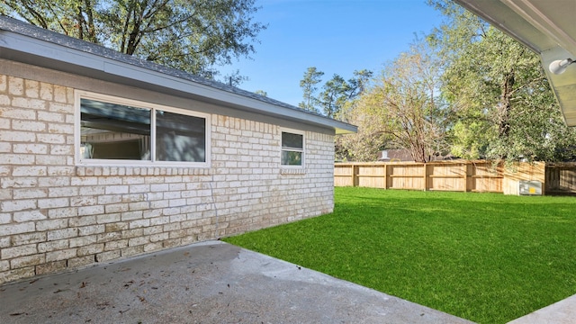 view of yard with a patio area