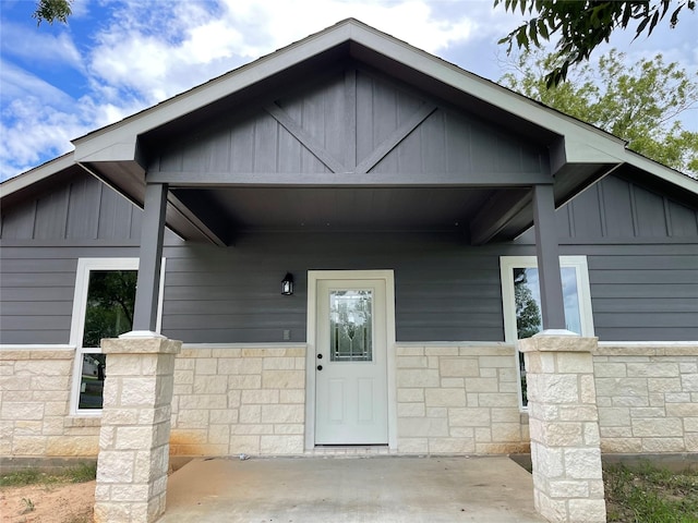 view of property entrance