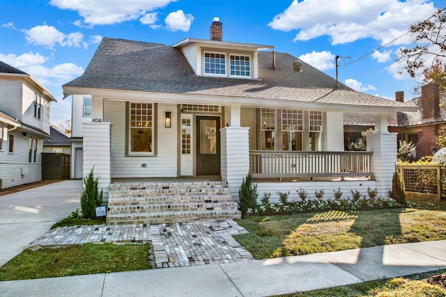 view of front of home featuring a porch