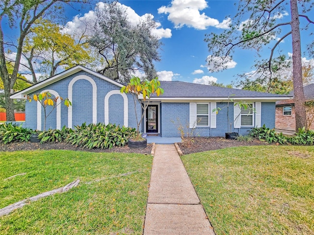 view of front of house with a front yard