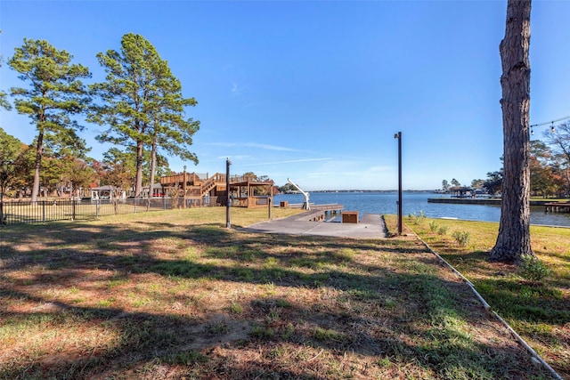 view of yard featuring a water view