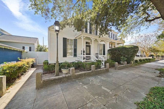 view of front of property with covered porch