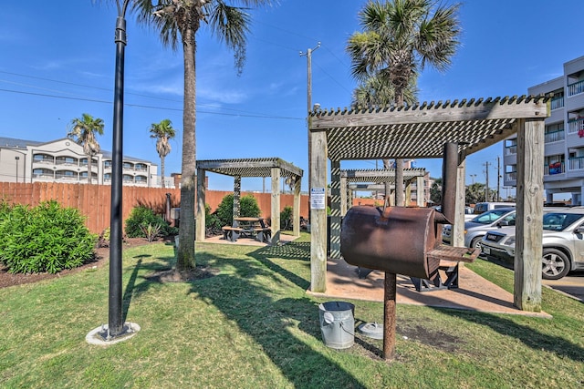 view of yard featuring a pergola