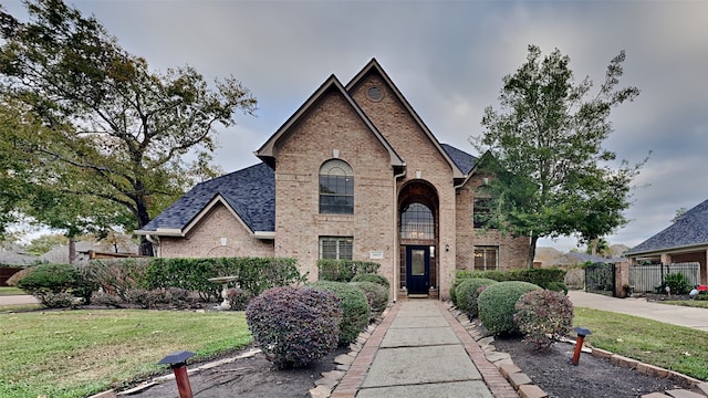 view of front of house with a front yard