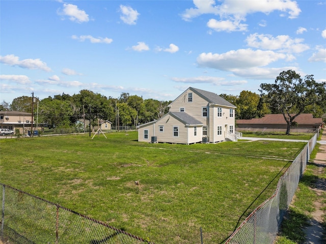 exterior space featuring a lawn