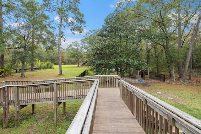 view of home's community featuring a yard