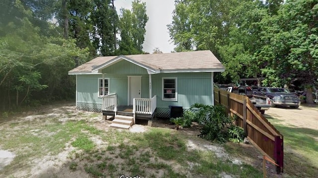 view of front of home with covered porch