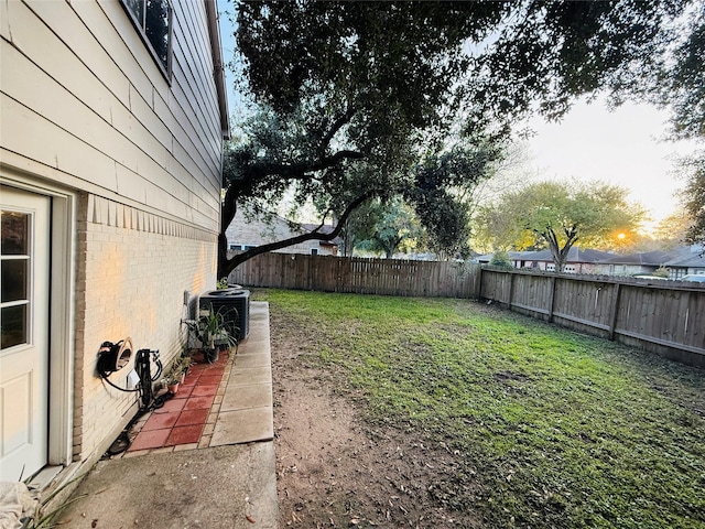 view of yard with cooling unit