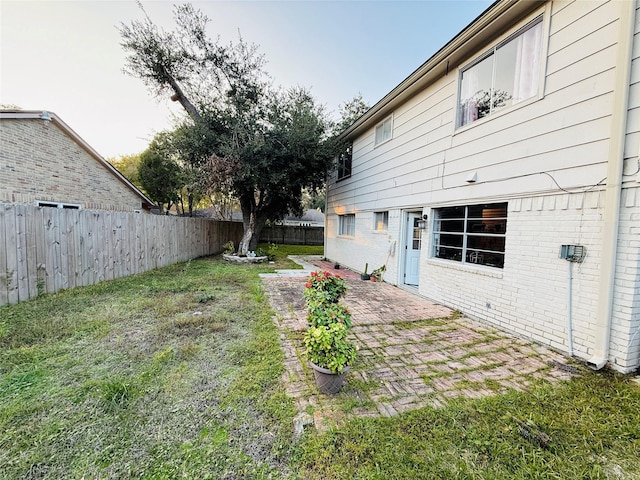 view of yard with a patio