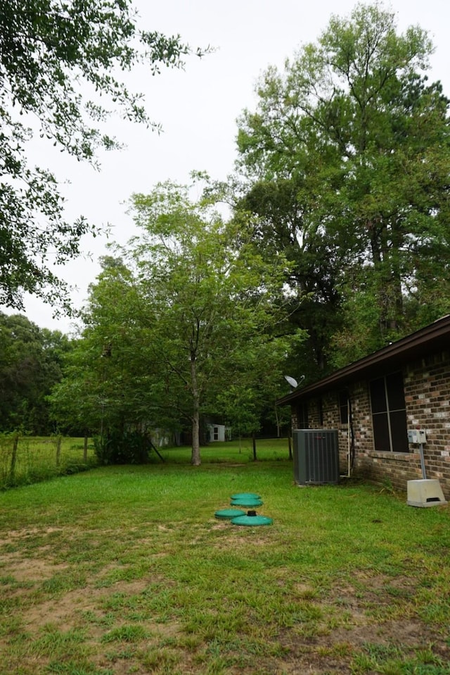 view of yard with cooling unit