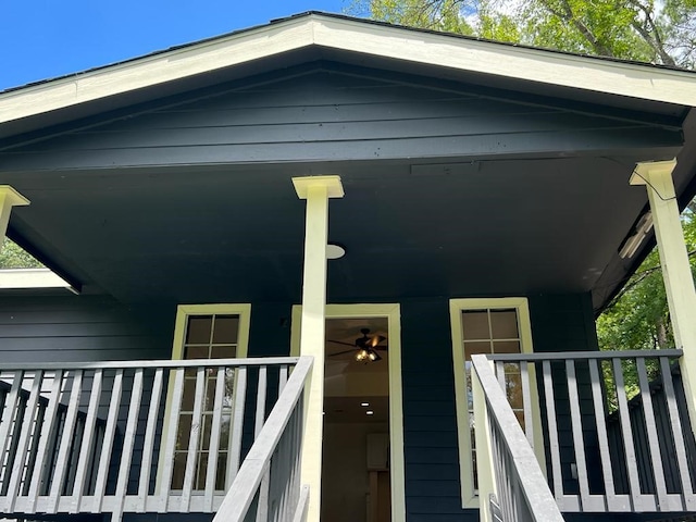 entrance to property featuring covered porch