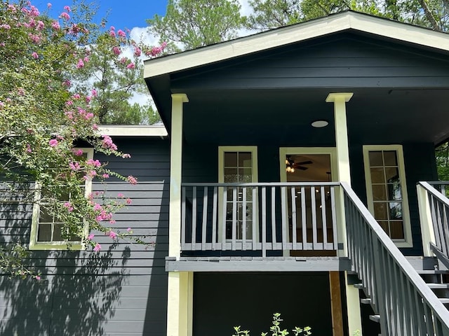 property entrance with covered porch