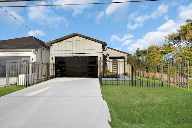 view of front facade with a front lawn