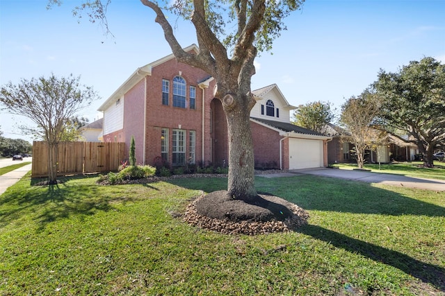 view of front property featuring a front lawn