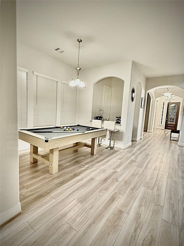 rec room featuring light hardwood / wood-style floors and billiards