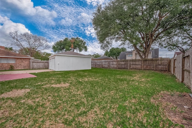 view of yard with a patio