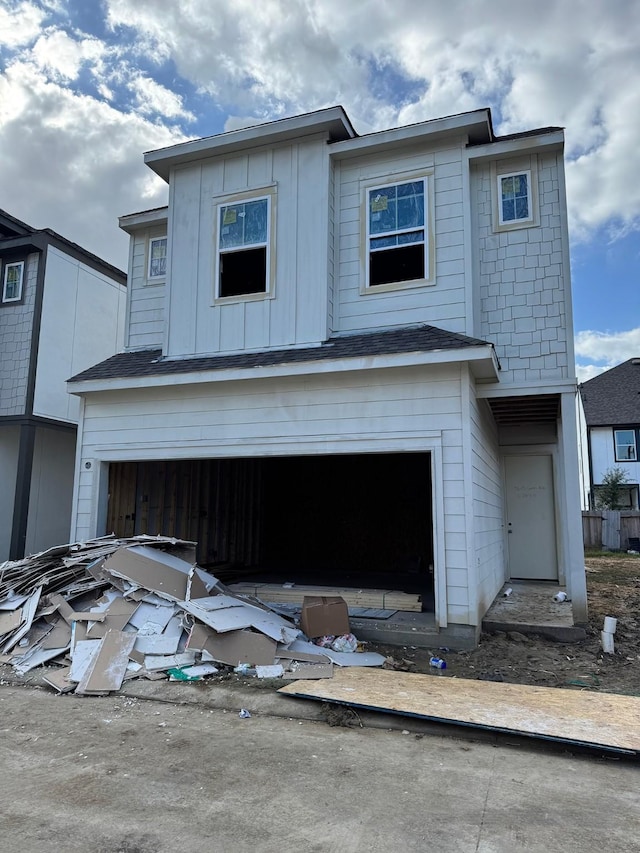 view of front of house featuring a garage