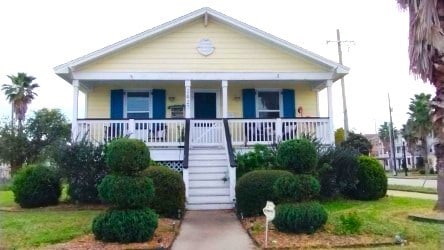 bungalow-style house featuring a porch