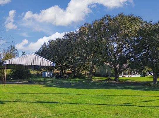 Listing photo 3 for 14721 N Fm 1663, Winnie TX 77665