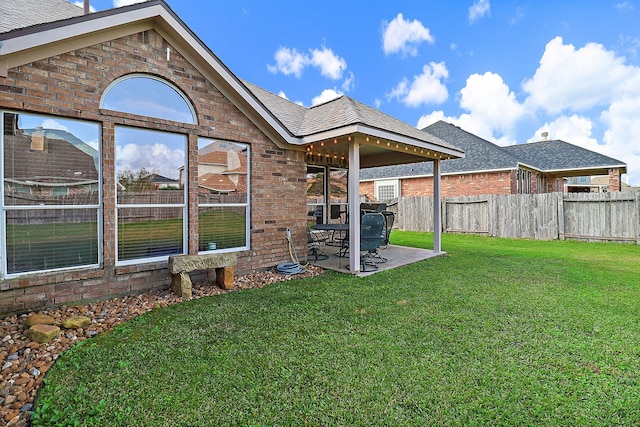 view of yard featuring a patio