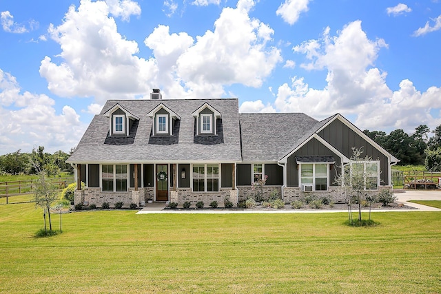 view of front of house with a front lawn