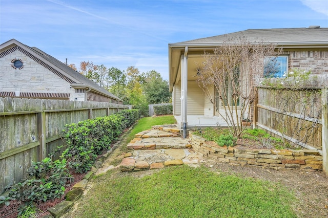 view of yard featuring a patio