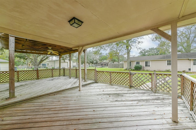 deck with ceiling fan