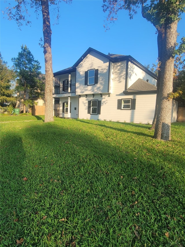 1435 Overhill St, Houston, TX 77018 - rear view of property with a balcony