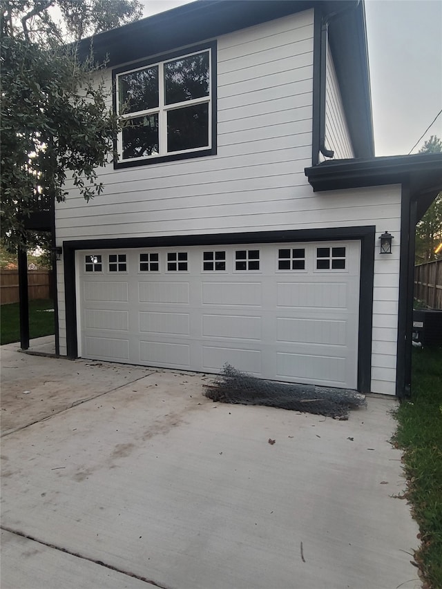 1435 Overhill St, Houston, TX 77018 - garage with concrete driveway