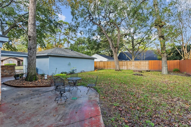 view of yard with a patio