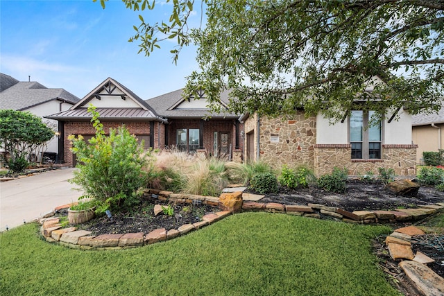 view of front of property with a front lawn