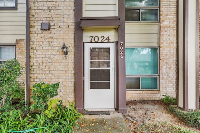 view of property entrance