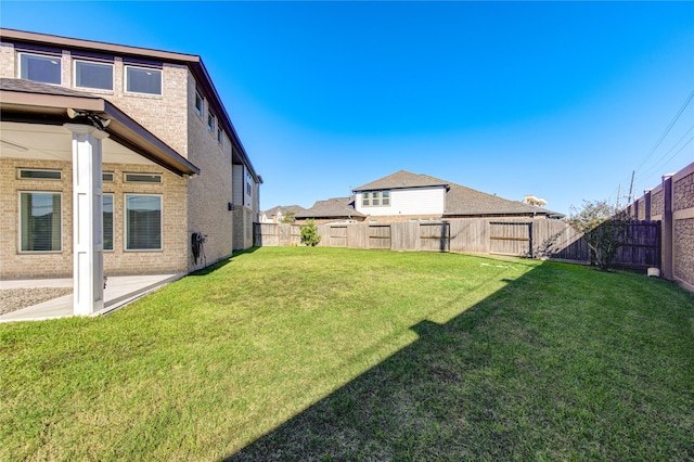 view of yard featuring a patio area