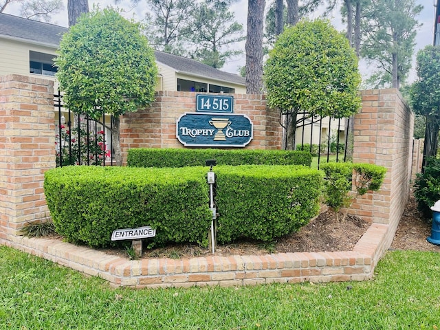 view of community / neighborhood sign