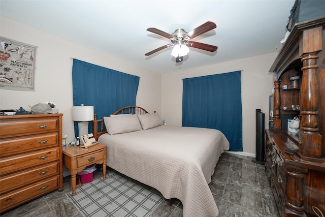 bedroom with ceiling fan