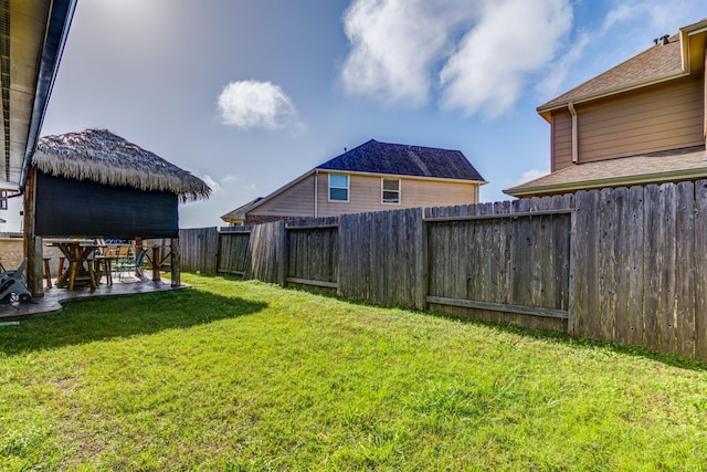 view of yard with a patio area