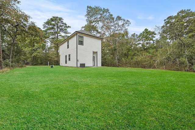 exterior space featuring a lawn