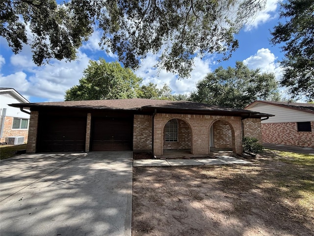 ranch-style house featuring central AC