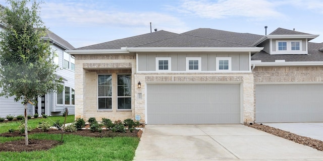 view of front facade with a garage