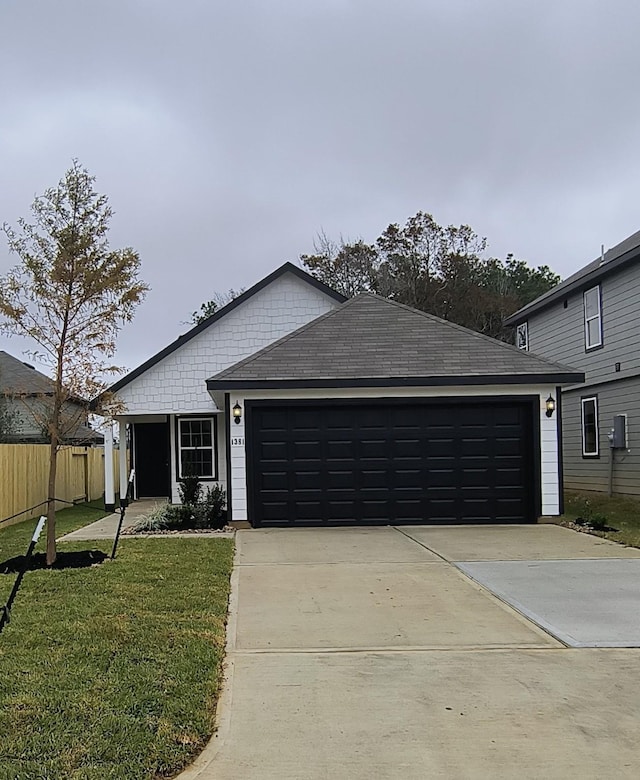 view of front facade with a front yard