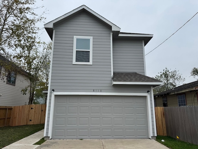 view of front facade featuring a garage