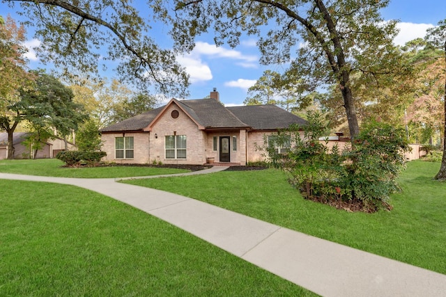 view of front of property with a front yard