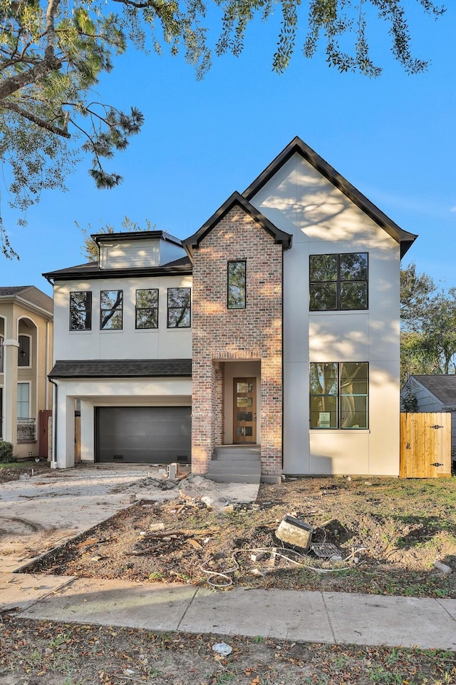 view of front facade featuring a garage