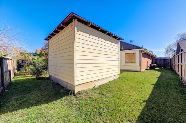 exterior space featuring a yard